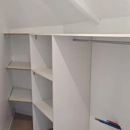 Chambre Cosy Dans Petit Village ホームステイ Le Vieil-Baugé